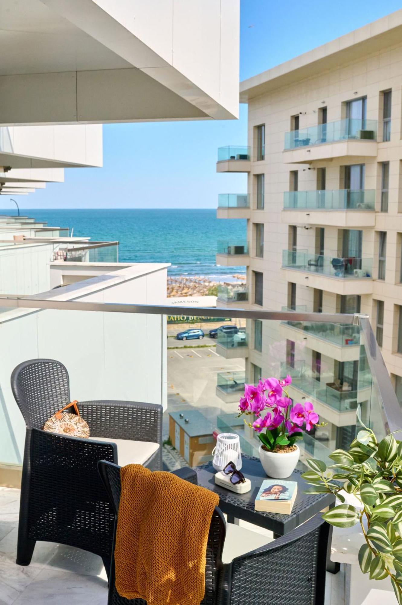 Summer Residence Apartment In Infinity Beach Resort - Parking Mamaia Buitenkant foto