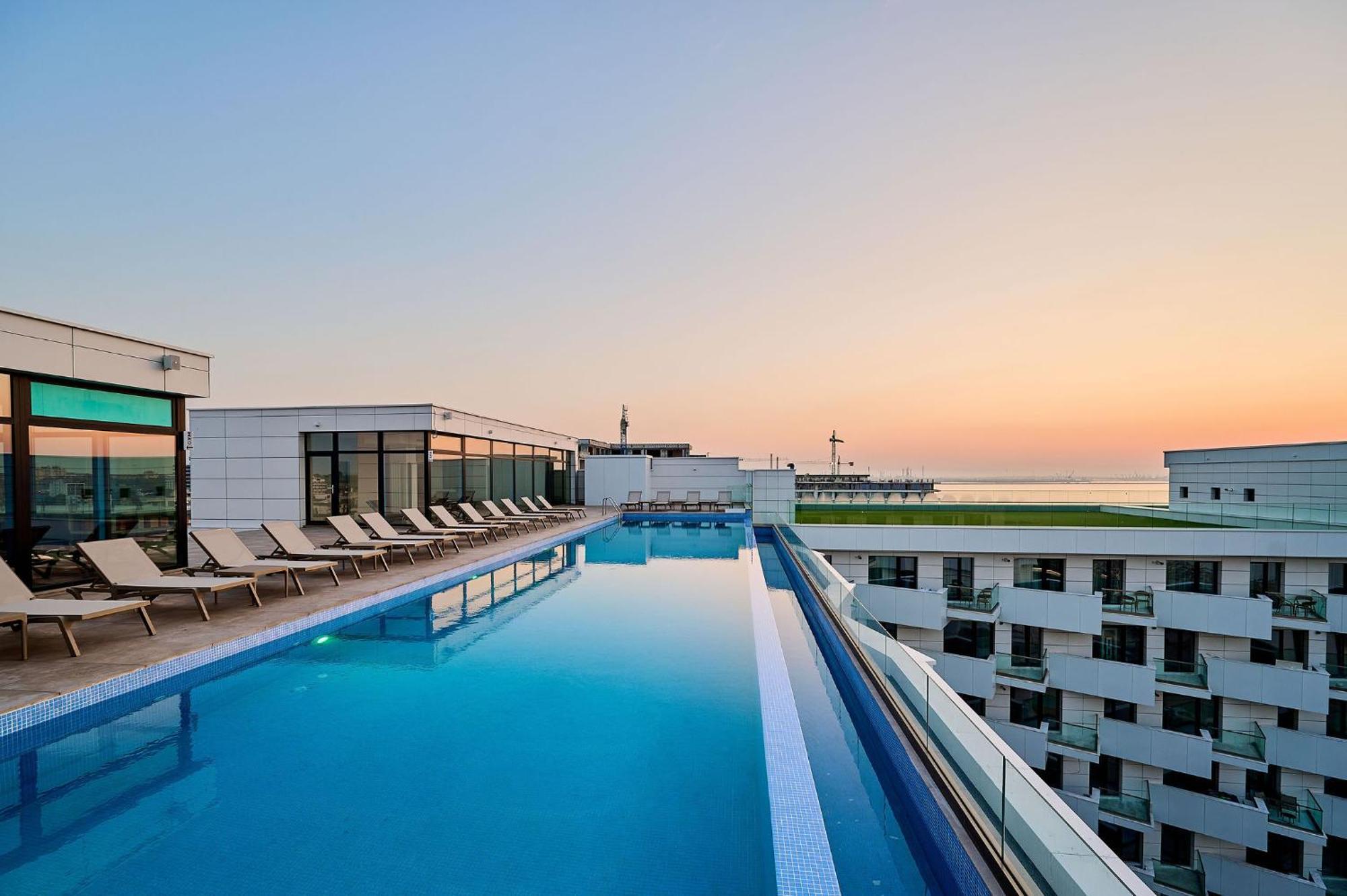 Summer Residence Apartment In Infinity Beach Resort - Parking Mamaia Buitenkant foto