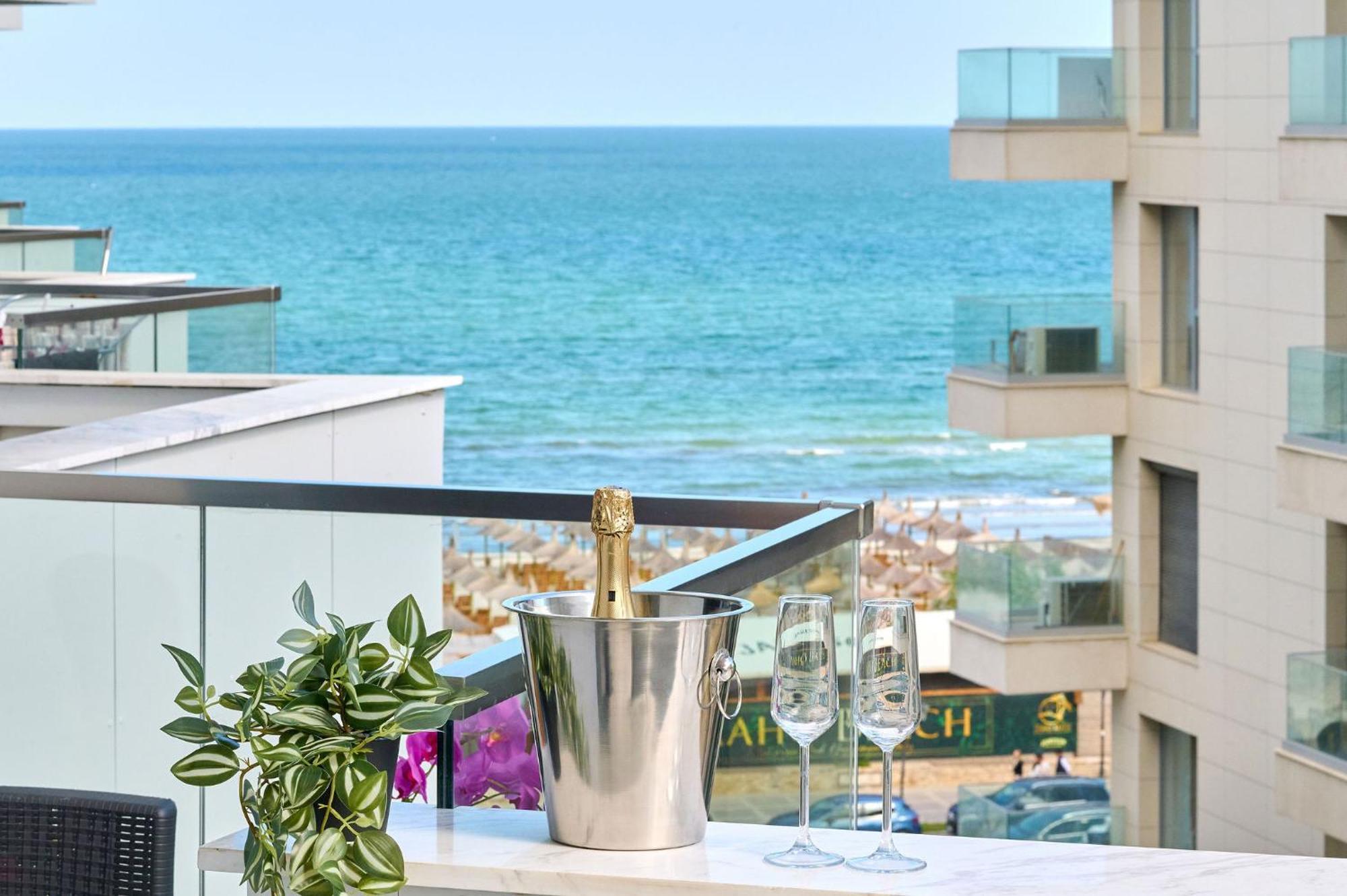 Summer Residence Apartment In Infinity Beach Resort - Parking Mamaia Buitenkant foto