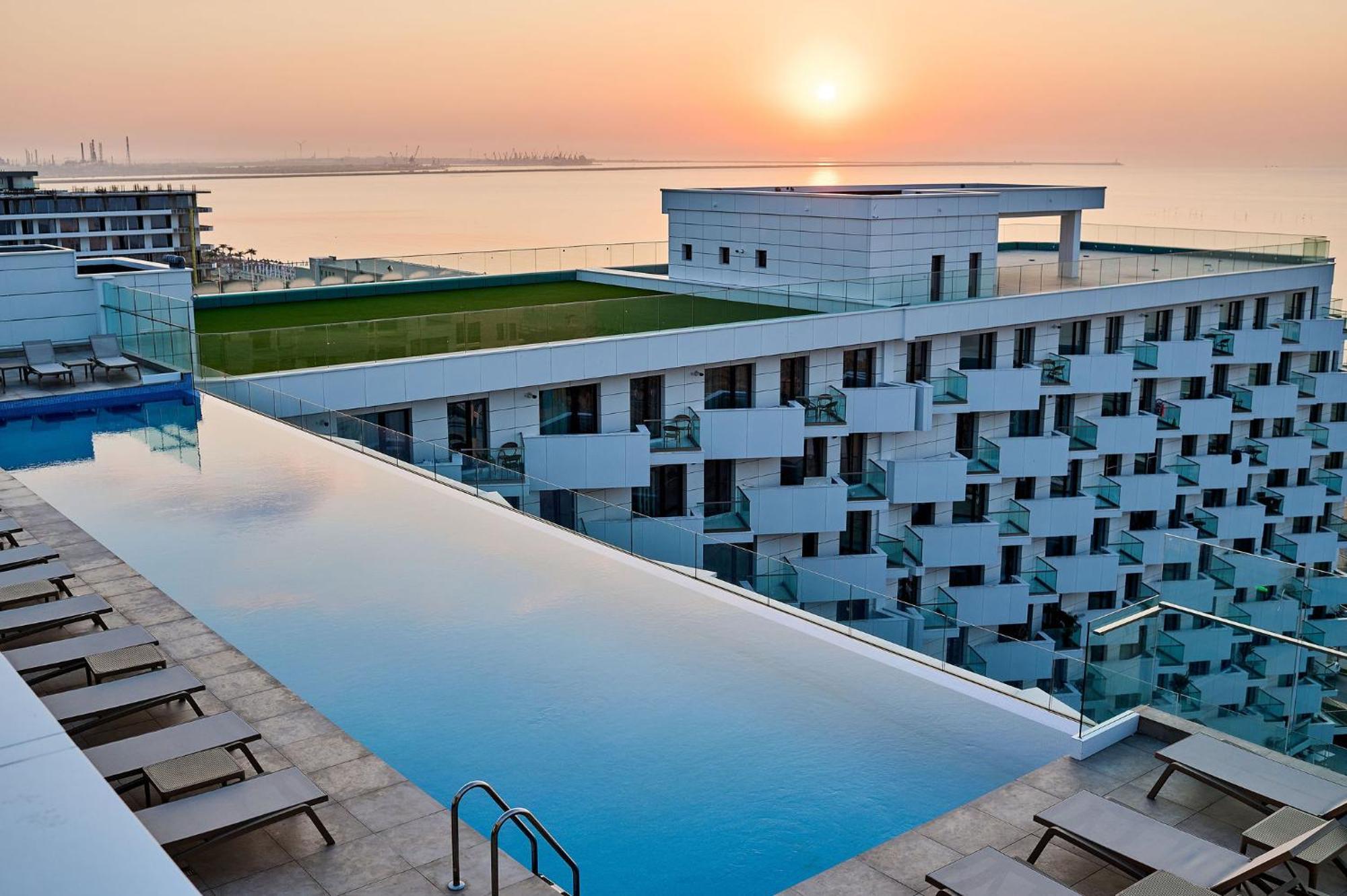 Summer Residence Apartment In Infinity Beach Resort - Parking Mamaia Buitenkant foto